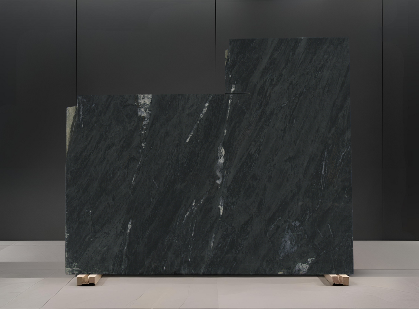 BLACK SOAPSTONE REMNANT -SOAPSTONE/ HONED / 3CM