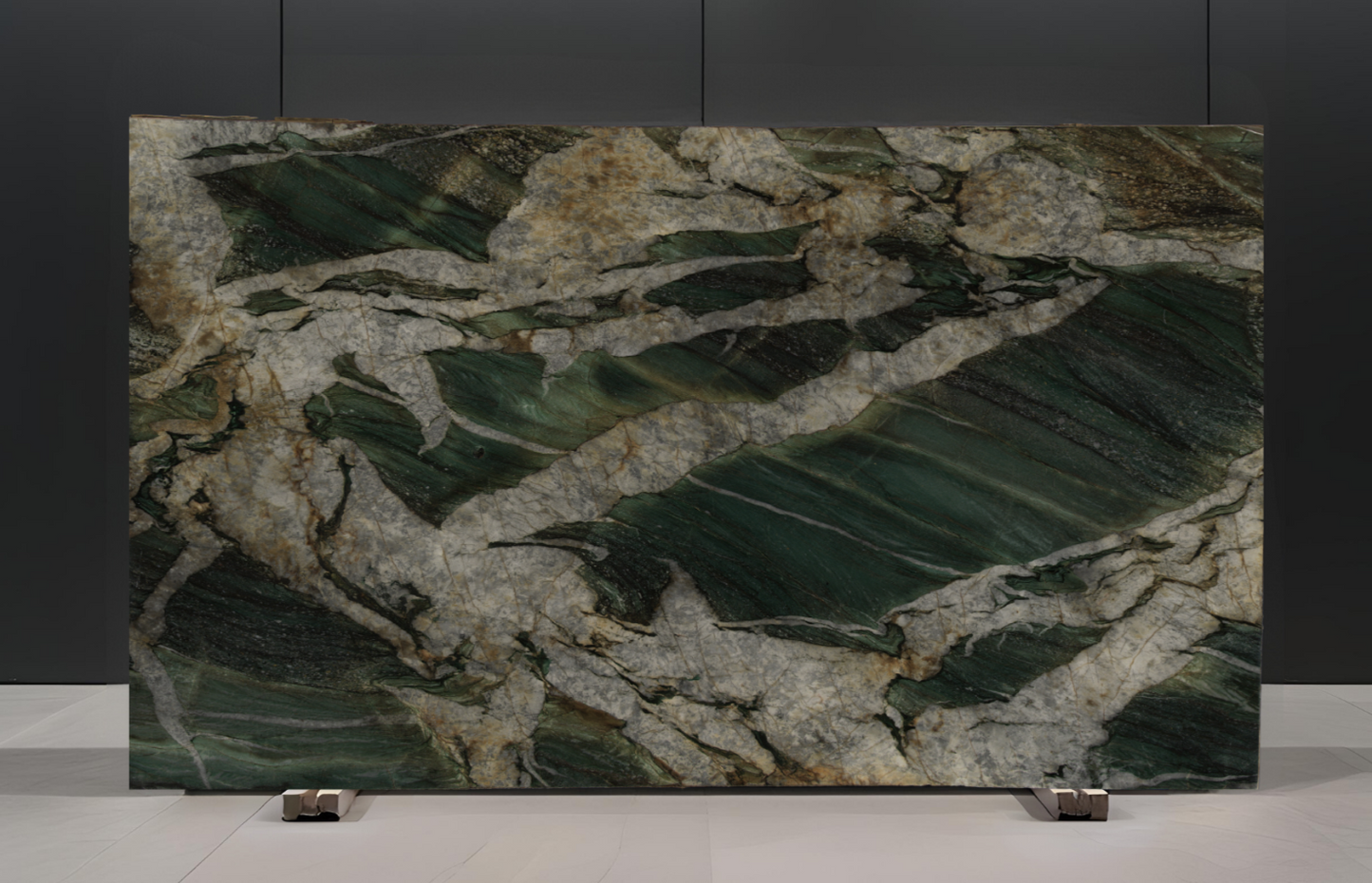 FUCHSITE CRYSTAL/ QUARTZITE - POLISHED 3CM