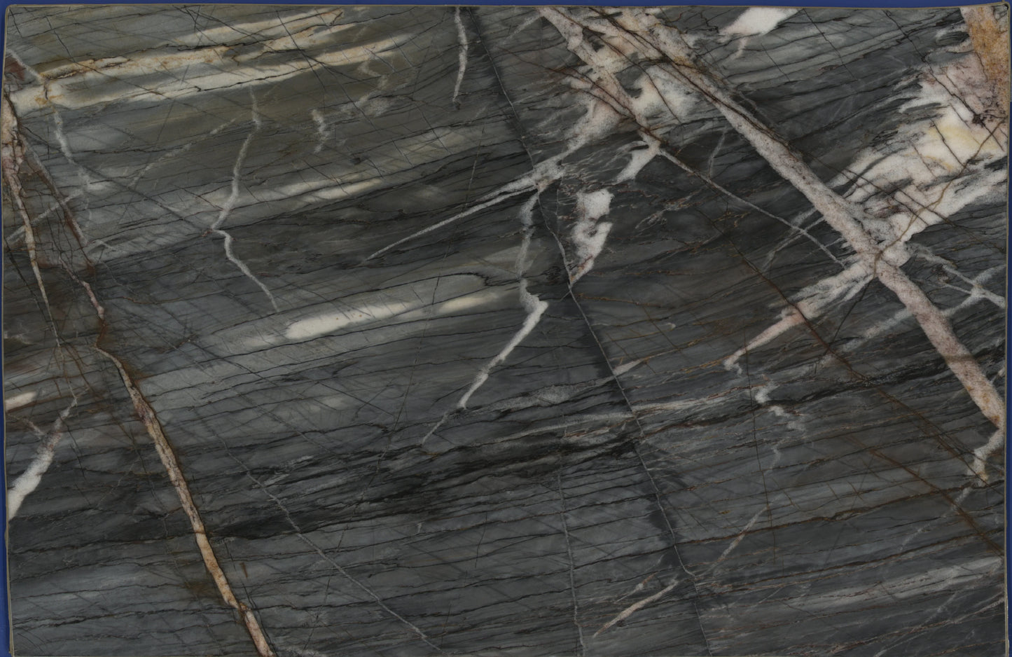 MIDNIGHT CRYSTAL / QUARTZITE - POLISHED 3CM